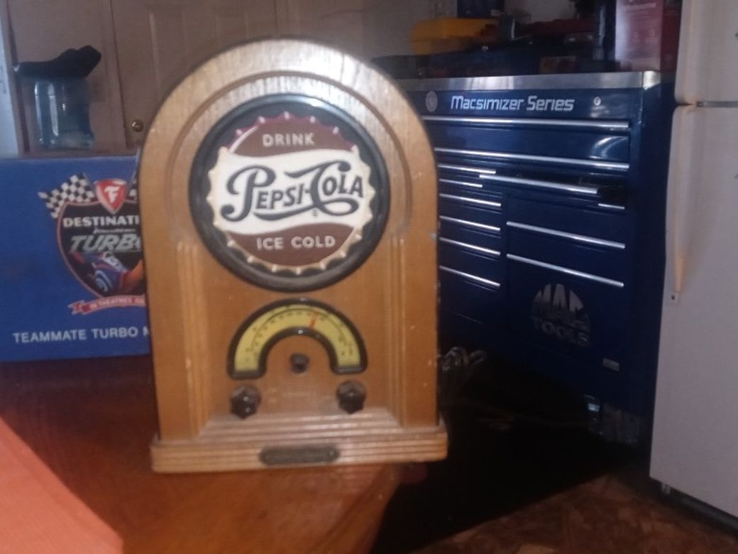 Pepsi-Cola Collectible Limited Edition AM FM Radio