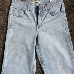 $ 8 Levi's Shorts Size 24