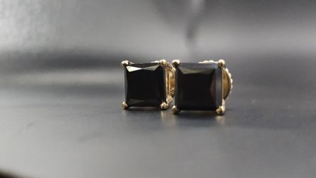14K YELLOW GOLD STUDS