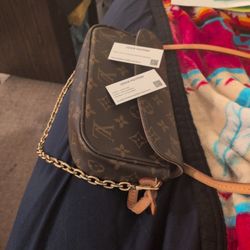 Louis Vuitton 