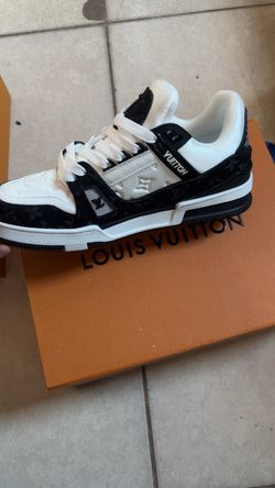 Black  Lv trainers