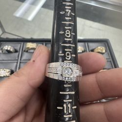 14kwg Men’s Ring w/ CZS Size 10 (Approximately 6.04Grams) 