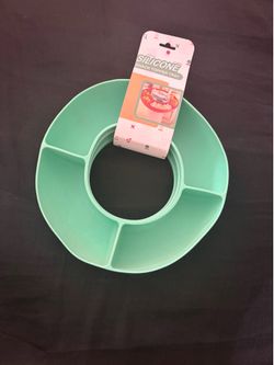 Silicone Snack Cup Topper Tray – New – Perfect for Movies, Road Trips & Kids