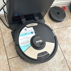 Shark Roomba