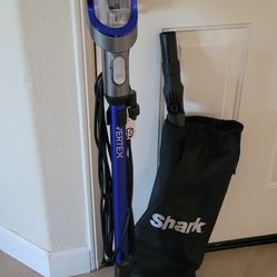 Shark Vertez Ultralight Corded NEW