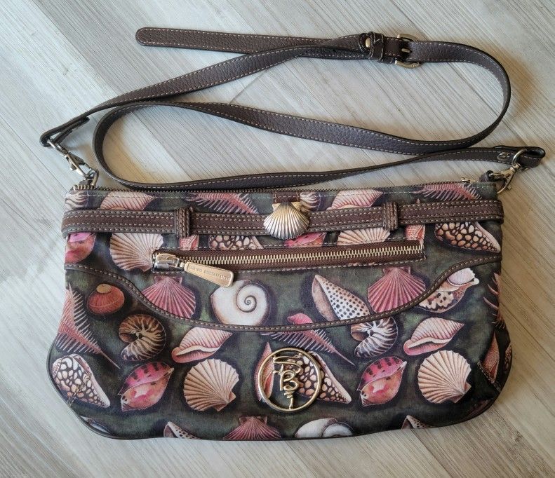 HANDBAG FOR SALE