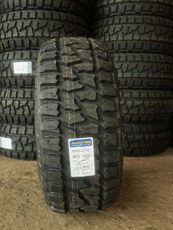 33/1250/17 Maxtrek Fortis RT Tires Set New 