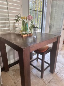 REAL WOOD Square Breakfast Table – Excellent Condition