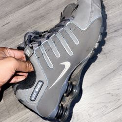 Nike Shox size 8