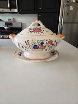 Porcelain soup tureen