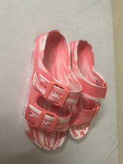 New Pink and White S(5/6) Slippers
