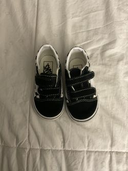 VANS  Brand New Never Worn Size 6 Kids