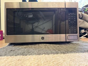 GE Microwave (1.6 cu ft)