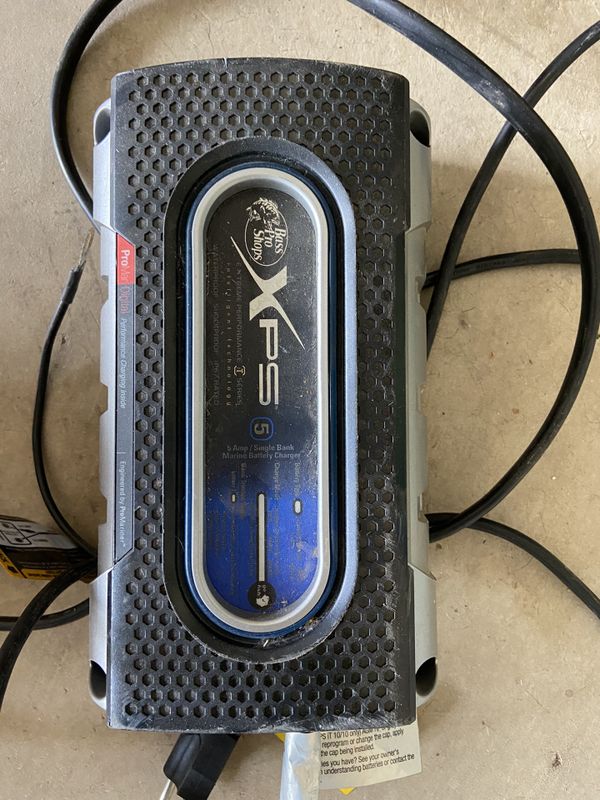 Cabelas XPS Onboard Digital Battery Charger for Sale in Glendale, AZ
