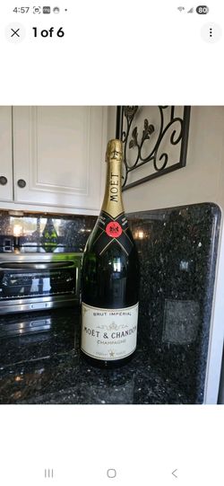 Moet & Chandon  EMPTY  display  Balthazar Size