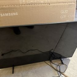 43” SAMSUNG TV 