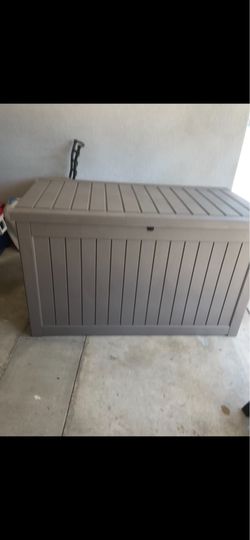 Storage box