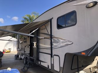 RV Fifthwheel Coachmen
