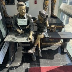 Metal Father And Daughter On Park Bench Statue 