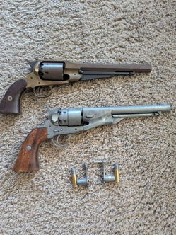 REPLICA OF ANTIQUE PISTALS (Wall hangers)