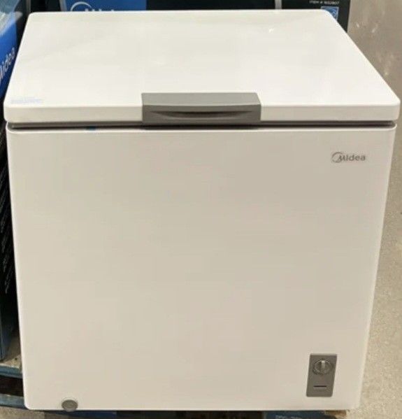 Midea 7 Cu Ft Chest Freezer