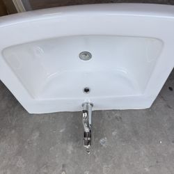 Sink Assembly with Moen faucet and Hoses