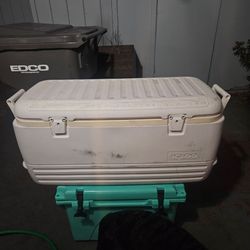 Igloo ice chest