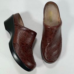 Alegria Isabelle Yeehaw Brown Embossed Leather Mules Comfort Shoes Women Size 10