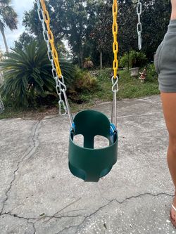 Toddler bucket swing