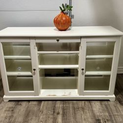 ENTERTAINMENT CENTER WHITE  58” x 20” x 35”