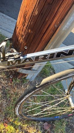Marin aluminum/ carbon frame road bike