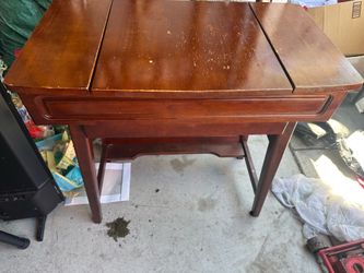 Small makeup vanity