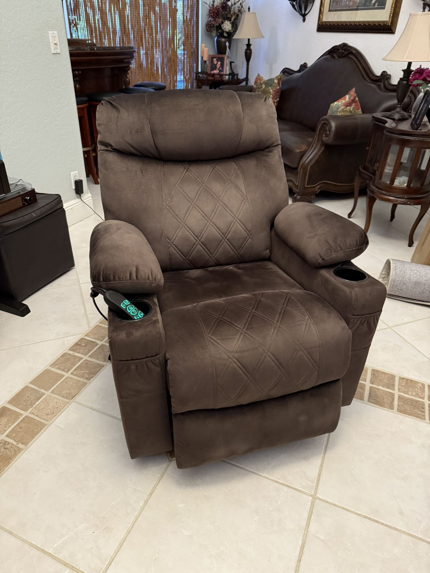 Lift Recliner *LIKE NEW!