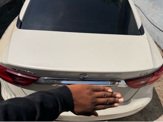 2016-2018 Nissan maxima truck with rear lights