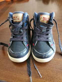 Kids  Levi's Size6 good  Condition 