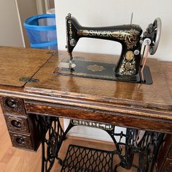 Sowing Machine Singer Still Working Very Good Condition 