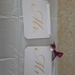 Mr & Mrs Sign