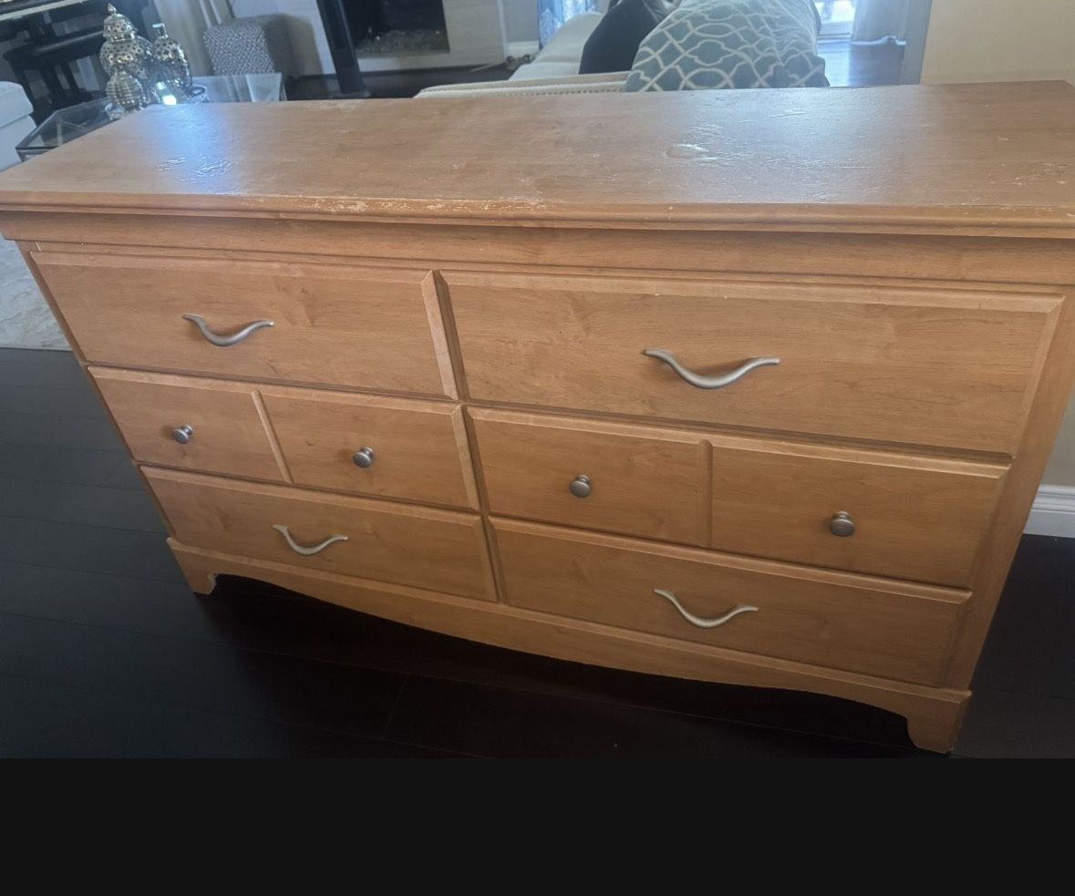 Dresser