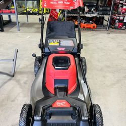 Milwaukke Lawn Mower 