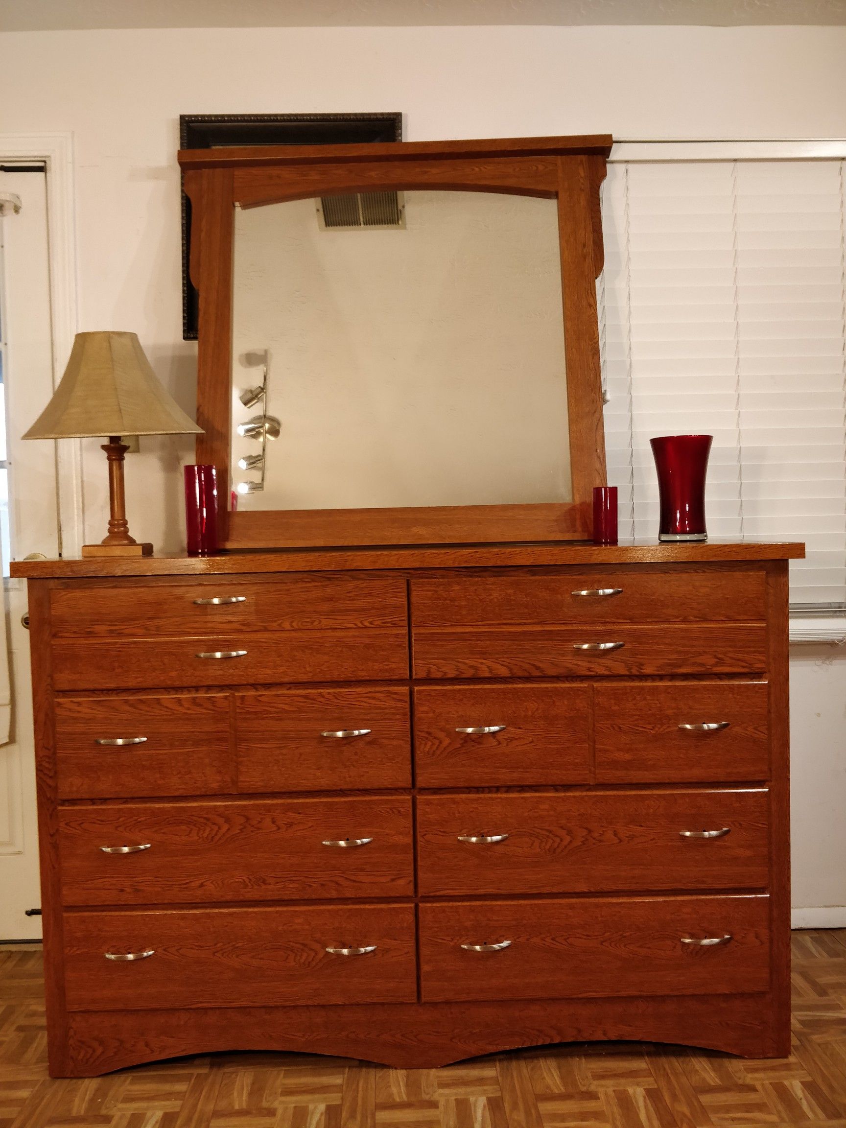 Nice big dresser/TV stand/buffet with 8 drawers & big mirror in very good condition, all drawers sliding smoothly