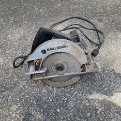Black And Decker 7 1/4 Inch Circular Saw 