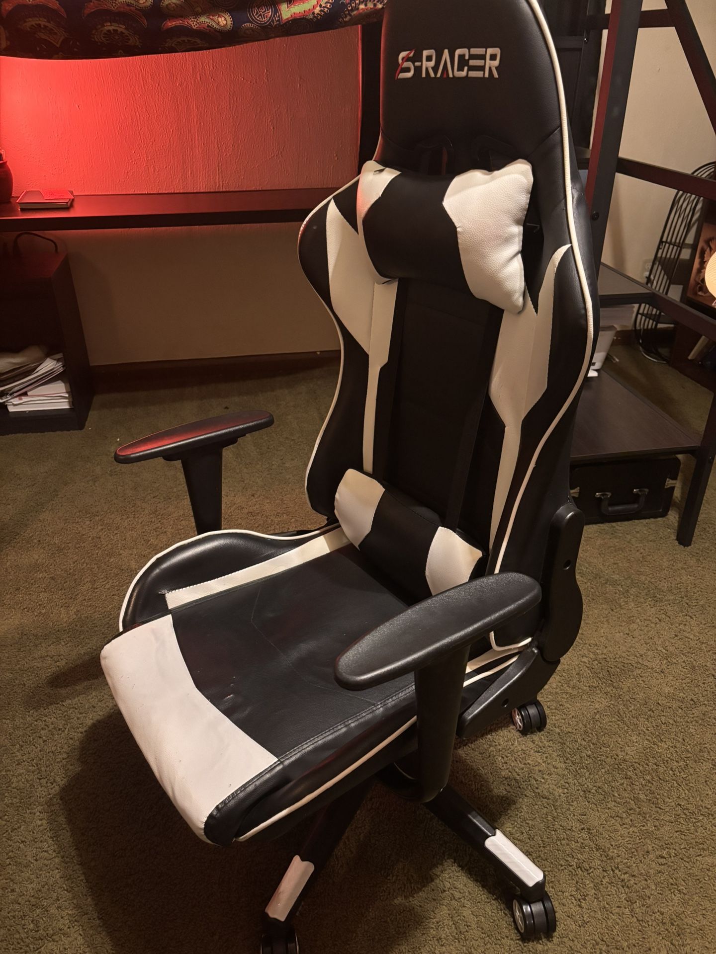 S Racer chair
