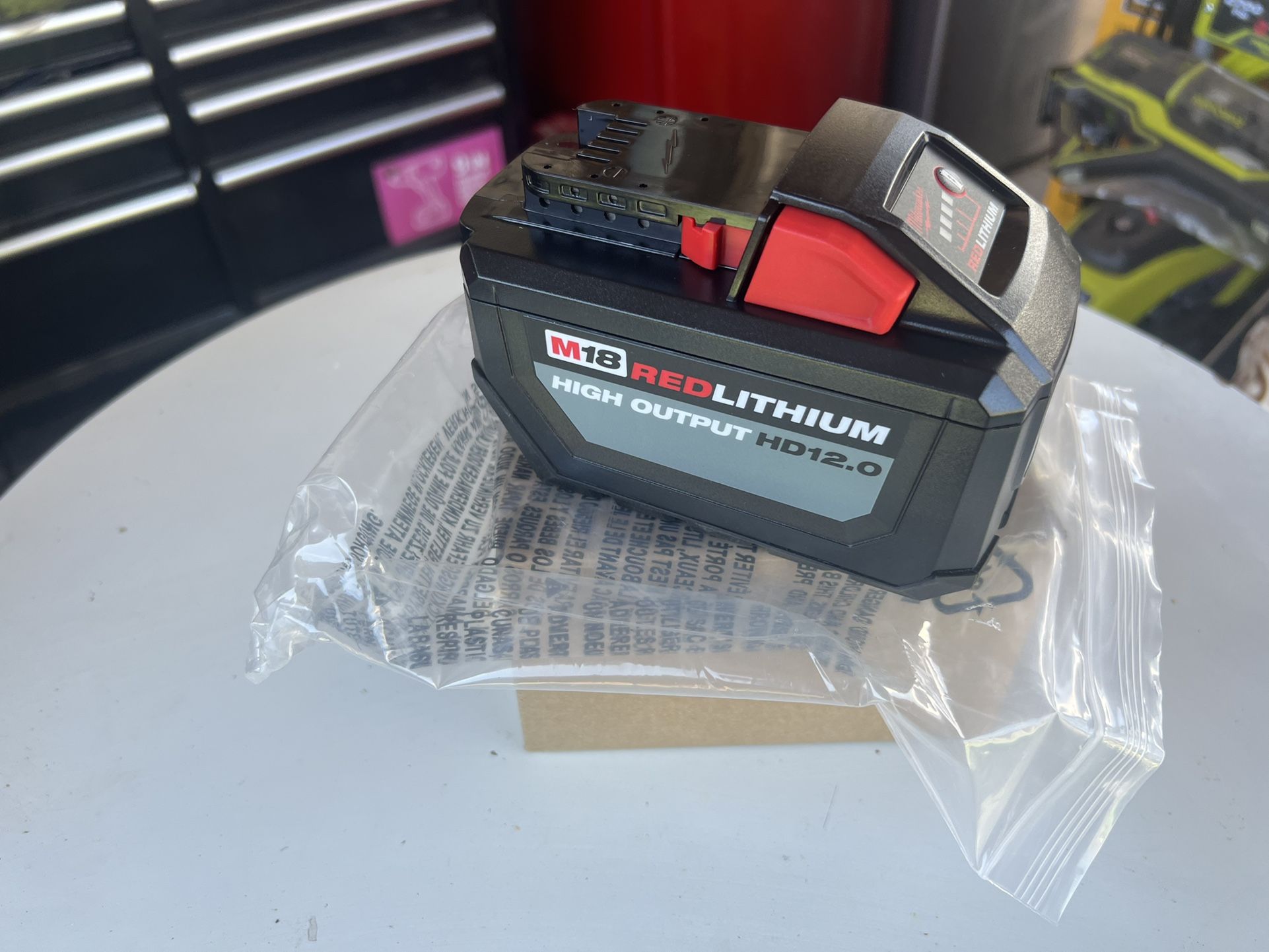 Milwaukee M18 18 Volt Lithium Ion High Output 12.0Ah Battery
