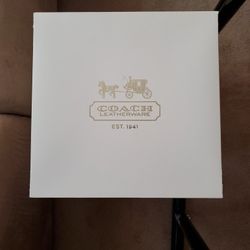 Coach Gift Box With Wrapping Papers Large 14"×14"×5.5" Off White