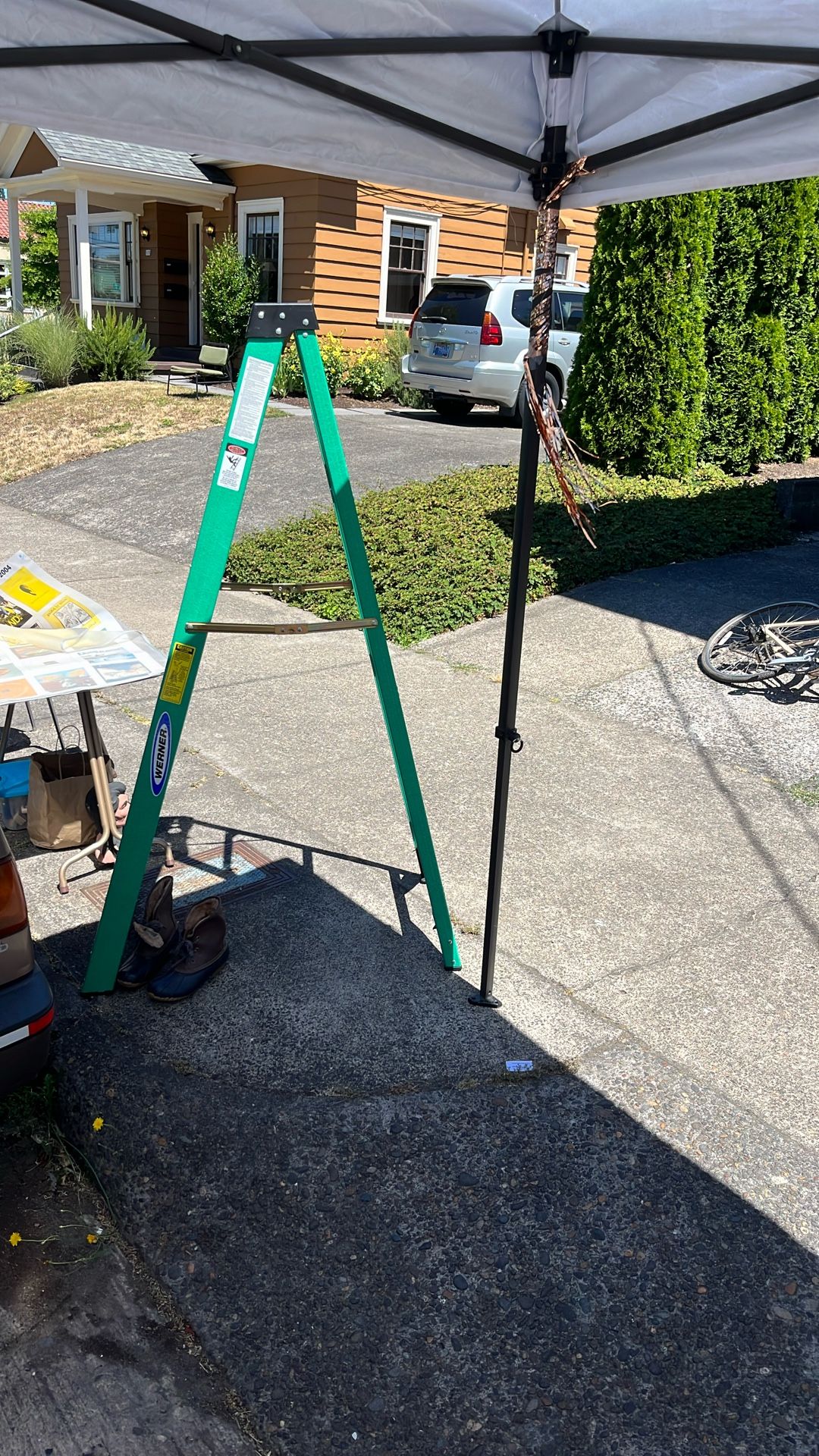 Like New Ladder 6ft