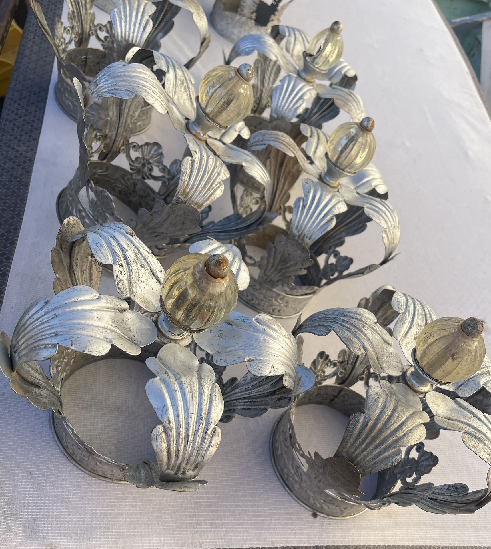 10 Center Piece Crowns Made Of Metal 