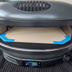 Brand New Black Gozney Arc XL Propane Outdoor Pizza Oven