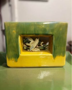 McCoy Planter/ Vase… 1950 Mid Century Arcature Green with Yellow Bird
