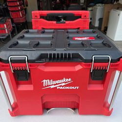 Milwaukee Packout 22" Modular Rolling Tool Box with Low Profile Handle Model #48-22-8427