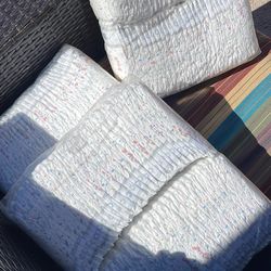 Size 2 huggie diapers 168 count